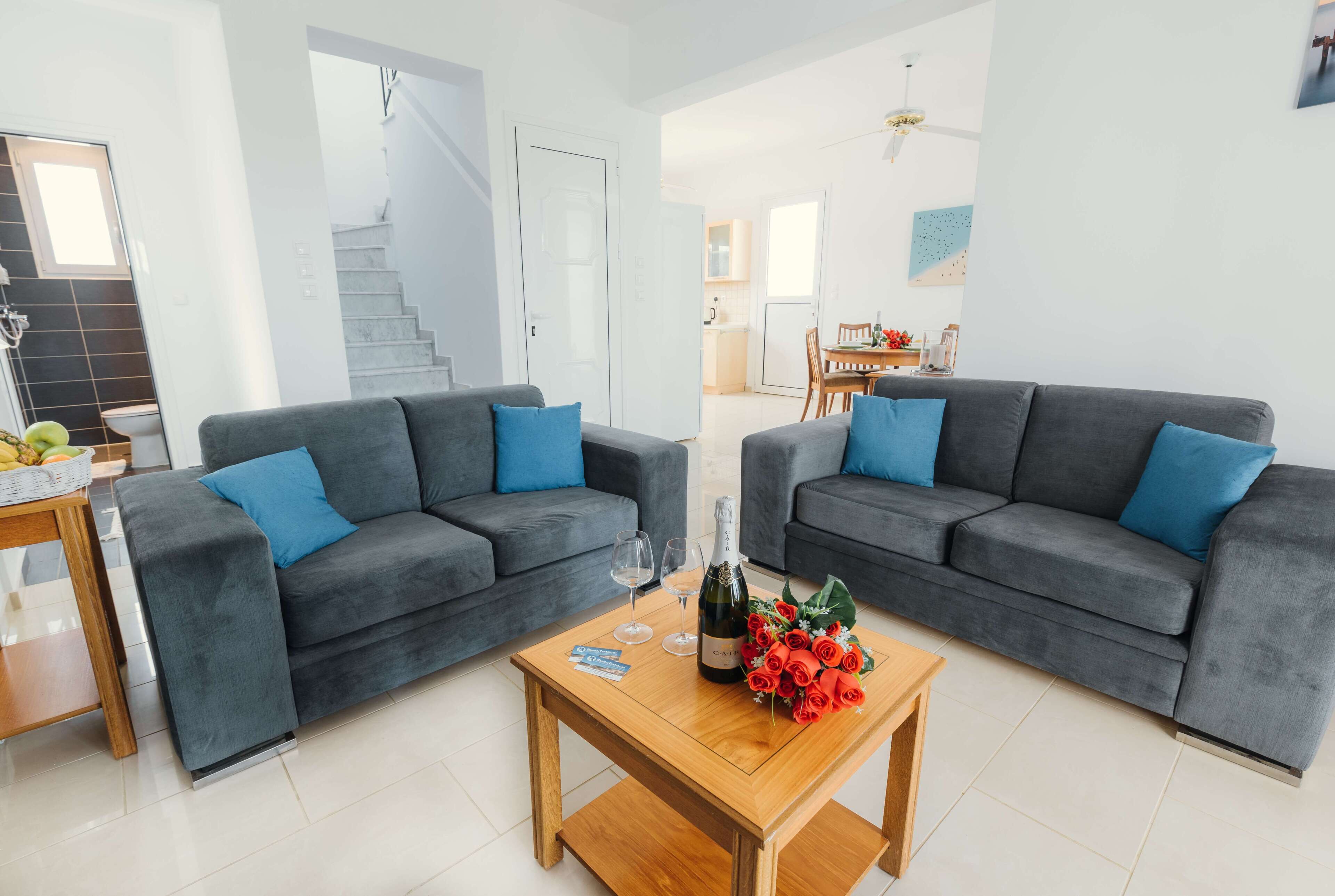 Villa, 2 Bedrooms, Smoking, Private Pool | Living area