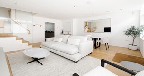 TV, DVD player, books, stereo