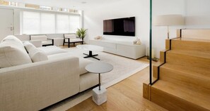 TV, DVD player, books, stereo