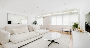 TV, DVD player, books, stereo