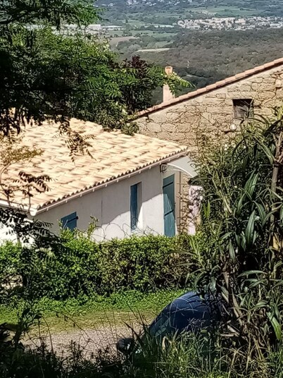 self-contained studio for 3 people in a picturesque and charming location