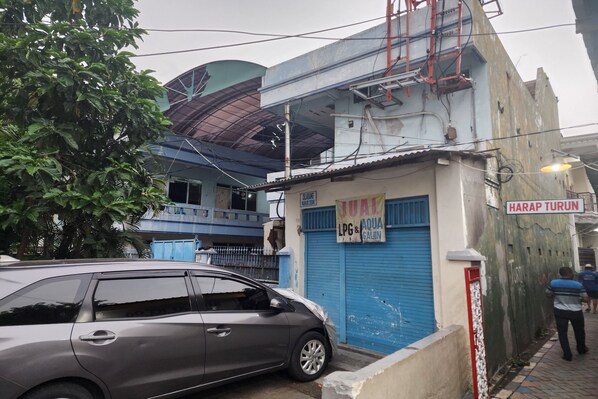 Front of property - Hotel O Jamil Homestay Syariah (Surabaya)
