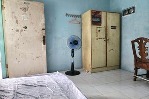 Double Room - Hotel O Jamil Homestay Syariah (Surabaya)