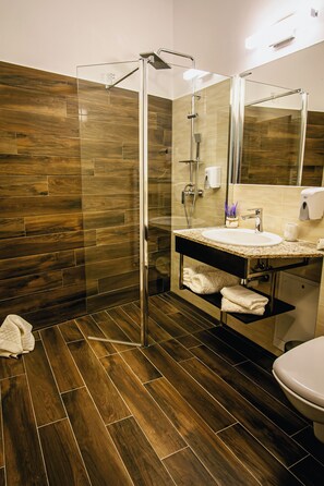 Family Studio | Bathroom