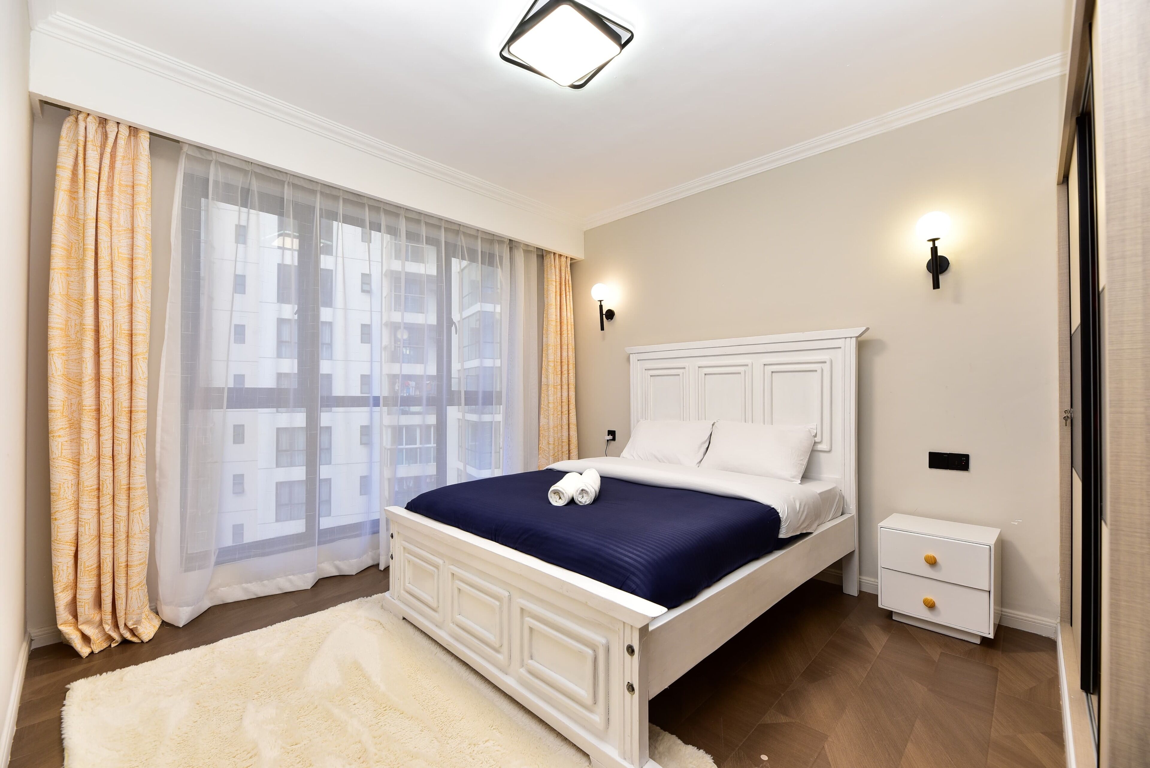 2 多间卧室、熨斗/熨衣板、WiFi、床单