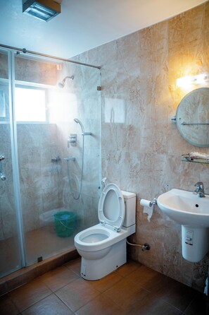 Standard Double Room | Bathroom | Shower, free toiletries, slippers, bidet