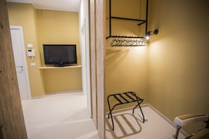Deluxe Double Room, City View | In-room safe, soundproofing, free WiFi