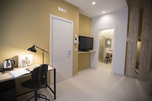Deluxe Double Room, City View | In-room safe, soundproofing, free WiFi