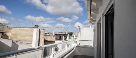 Chambre Double Supérieure, vue ville | Terrasse/Patio