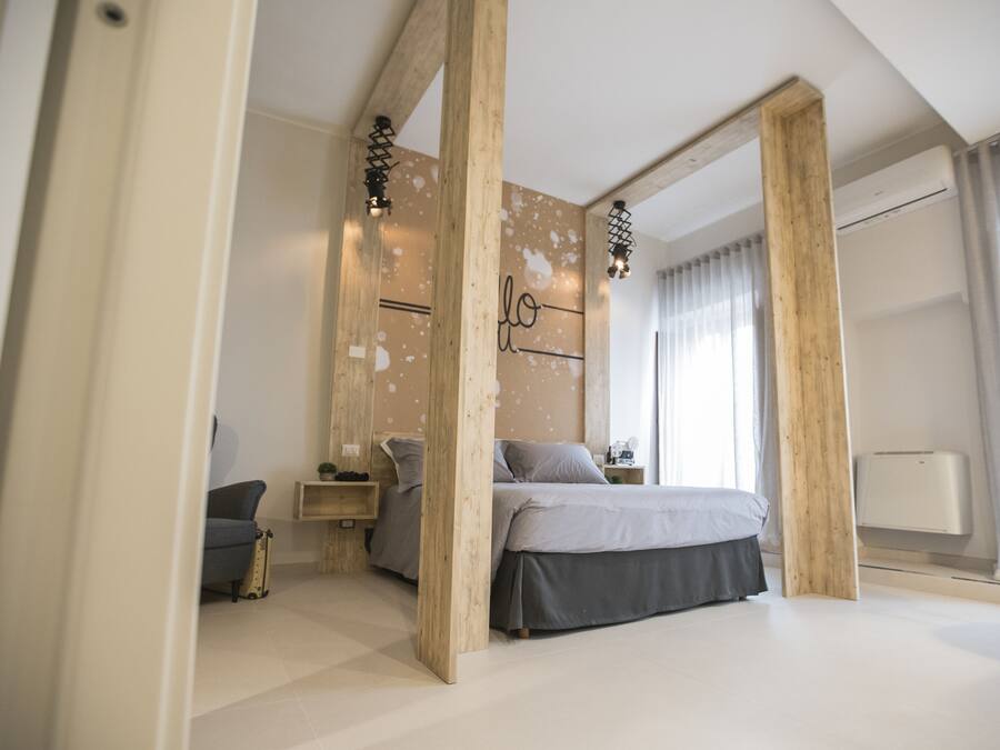 In-room safe, soundproofing, free WiFi