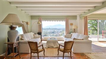 TV connectée, cheminée