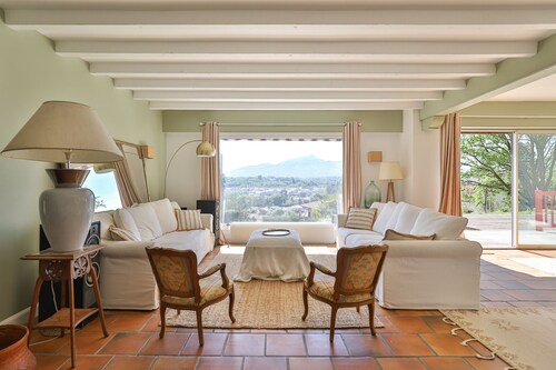 Maison Ciboure 3' des plages - Vue Montagne - 12 pers