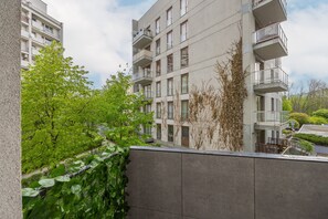 Studio, Balcony | Balcony - Studio Solec Warsaw by Renters (Warsaw)