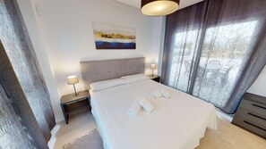 2 bedrooms, iron/ironing board, free WiFi, bed sheets