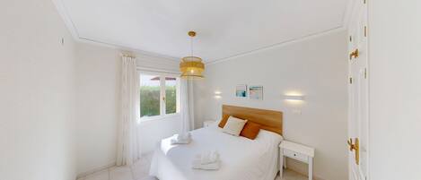 1 Schlafzimmer, Bügeleisen/Bügelbrett, Bettwäsche