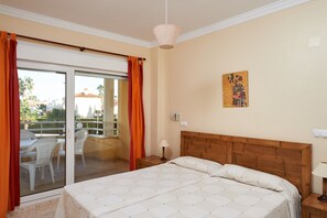 2 chambres, fer et planche à repasser, accès au Wi-Fi (inclus)