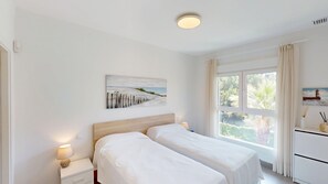 2 habitaciones, tabla de planchar con plancha y wifi gratis 