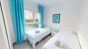 3 bedrooms, iron/ironing board, free WiFi, bed sheets