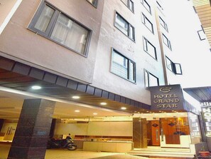 Front of property - OYO Flagship Hotel Grand Star (Amritsar)