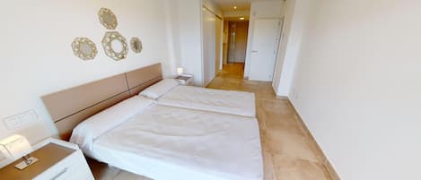 3 chambres, fer et planche à repasser, Wi-Fi gratuit, draps fournis
