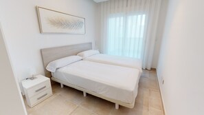 3 dormitorios, tabla de planchar con plancha, wifi gratis y ropa de cama
