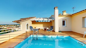 Pool - Fade by ON Travel (Oliva)