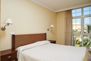3 habitaciones, tabla de planchar con plancha y wifi gratis 