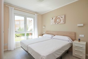 2 bedrooms, iron/ironing board, free WiFi, bed sheets