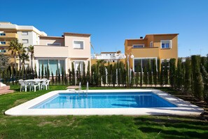 Unclassified image, 3 of 19, button