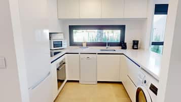 Køleskab, mikrobølgeovn, ovn, opvaskemaskine