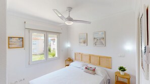 2 chambres, fer et planche à repasser, draps fournis