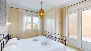 2 habitaciones, tabla de planchar con plancha y wifi gratis 