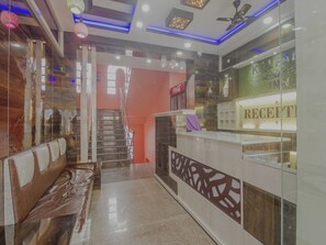 Reception - Super OYO Kalpana Residency Inn (Jalpaiguri)