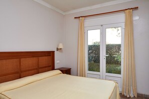 4 dormitorios, tabla de planchar con plancha, wifi gratis y ropa de cama