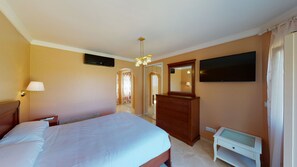 2 chambres, fer et planche à repasser, Wi-Fi gratuit, draps fournis
