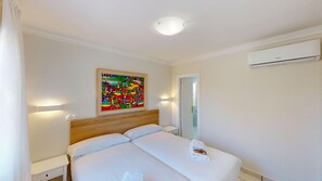 3 Schlafzimmer, Bügeleisen/Bügelbrett, Bettwäsche