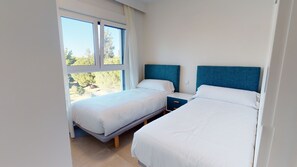 3 dormitorios, tabla de planchar con plancha, wifi gratis y ropa de cama