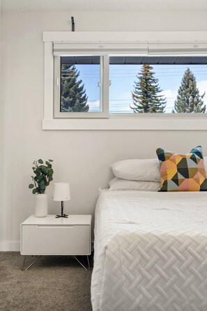 3 chambres, bureau, fer et planche à repasser, accès au Wi-Fi (inclus)