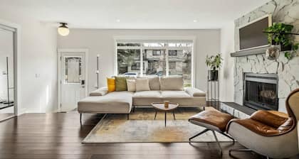 Willow Dreams: Elegant 3-Bedroom Home near Shops