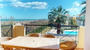 Outdoor dining - Rincón del Mar by ON Travel (Oliva)