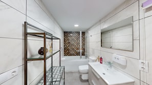 Shower, towels