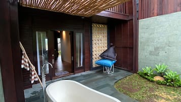 Villa, badekar, fjellutsikt | Skrivebord og wi-fi (inkludert)