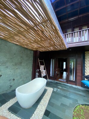 Villa, baignoire, vue montagne | 1 chambre, bureau, Wi-Fi gratuit