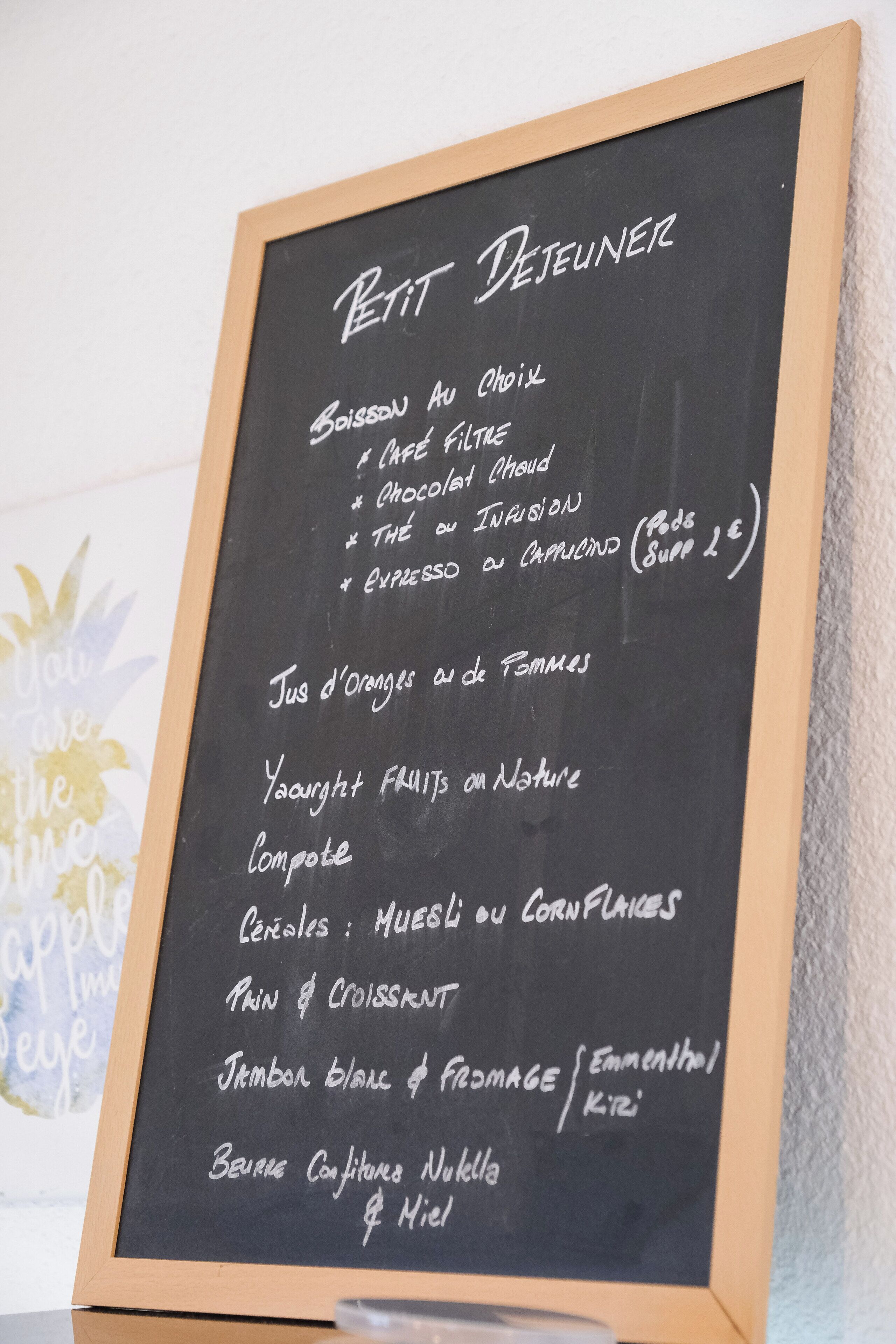 Desayuno buffet los fines de semana (con cargo) 