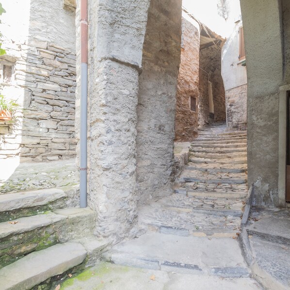 Apartment | 1 bedroom - Pretty Studio in old Town (Carate Urio)