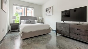 2 bedrooms, desk, iron/ironing board, WiFi - Landing | Incredible 2BD, Gym, Courtyard (St. Louis)