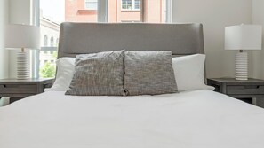 2 bedrooms, desk, iron/ironing board, WiFi