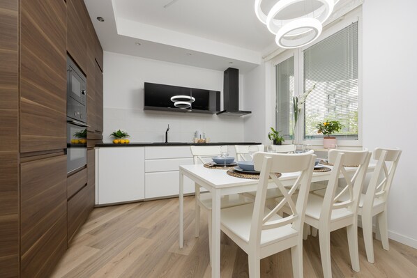 Private kitchen - Złoty Potok Apartment Warsaw by Renters (Warsaw)