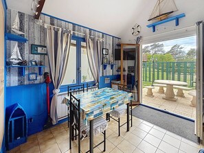 Dining - Cozy Duplex for 4 with Garden, 400m from Merville-Franceville Beach (Merville-Franceville-Plage)