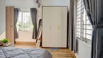 Chambre Supérieure | Ameublement personnalisé, bureau
